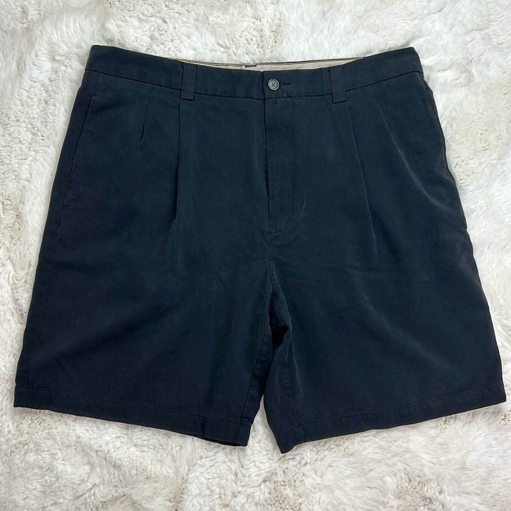 Tommy Bahama Black Silk Shorts Pleated Waist Size 36 with Pockets